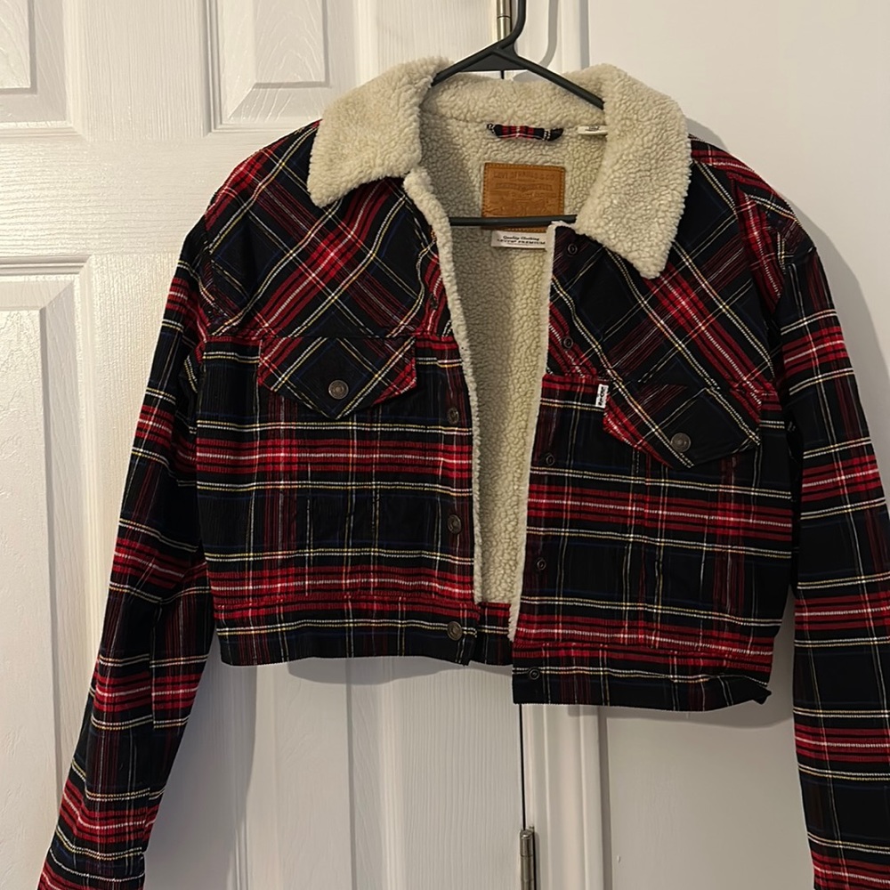 Cropped Levi’s fur coat